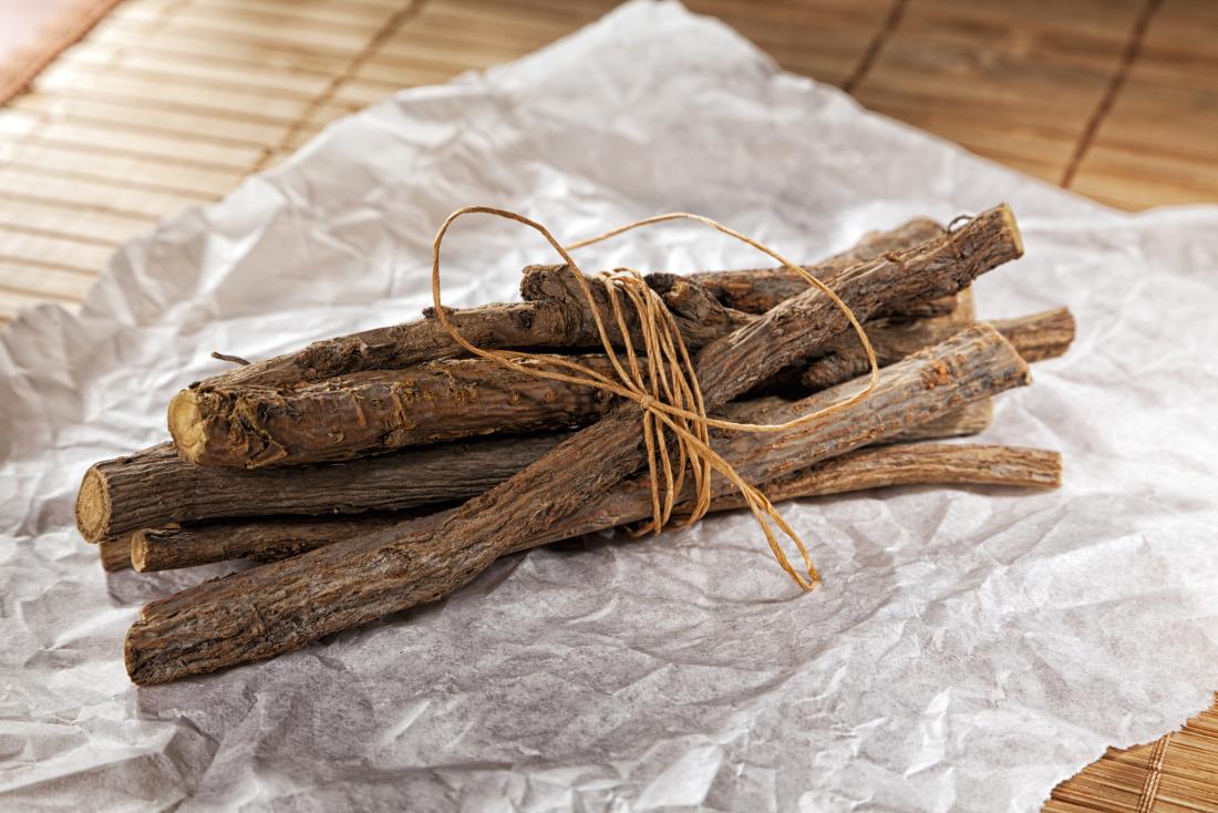 Licorice roots in pile.